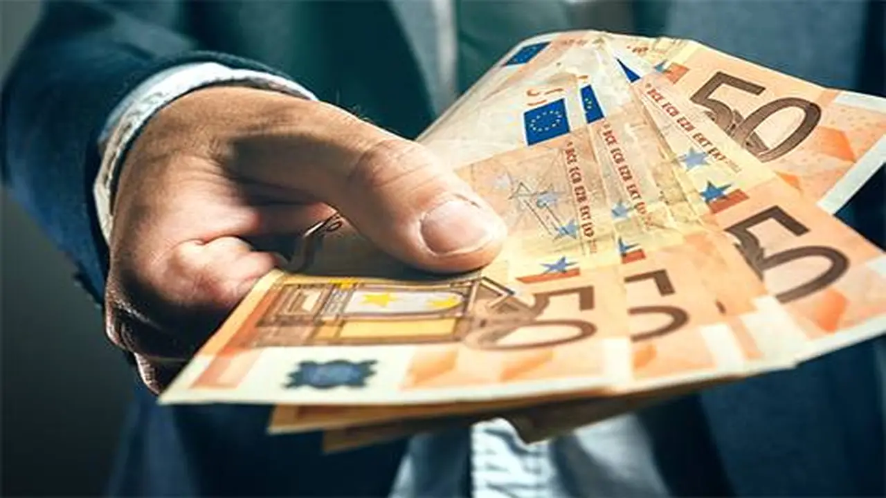 تحركات غير متوقعة في سعر اليورو أمام العملات ترقباً لبيانات التضخم الألمانية